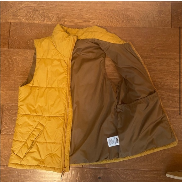 REI Mustard Yellow Quilted Vest - Picture 4 of 5